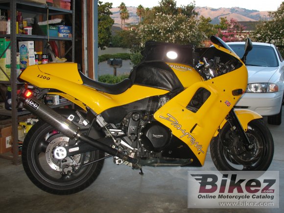 1995 Triumph Daytona 1200 photo